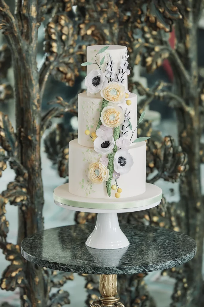 Cake Designer: Peboryon. modern floral wedding cake.